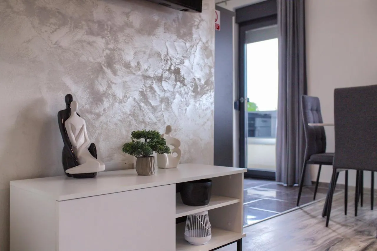 Luksuzni Apartmani Asi S Bazenom Фажана Апартаменты
