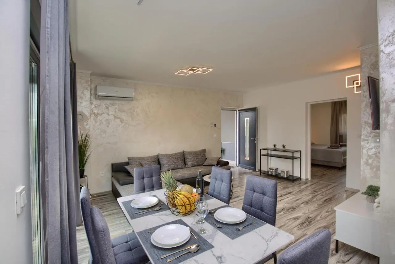 Luksuzni Apartmani Asi S Bazenom Fazana Croatia